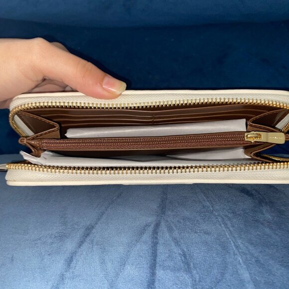 COACH wallet - Picture 2 of 3